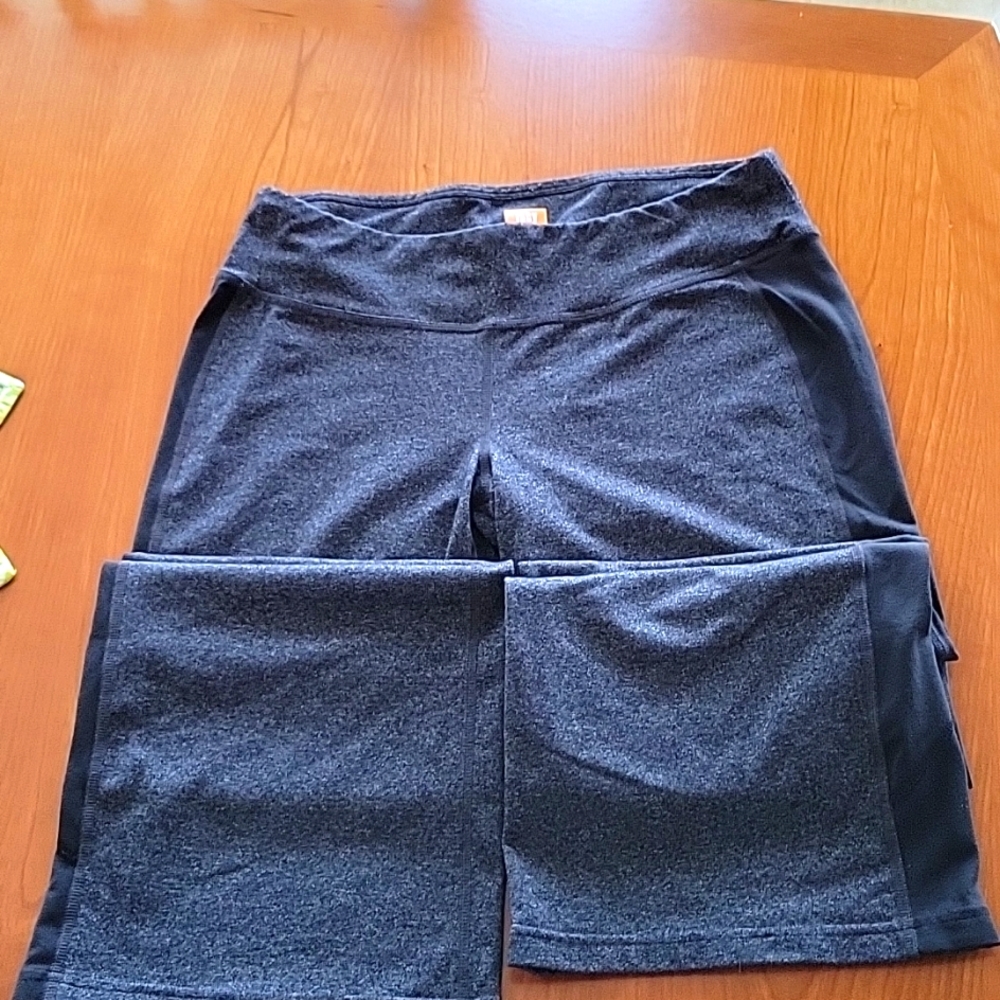 Lucy powermax Gray and black striped athletic pant M